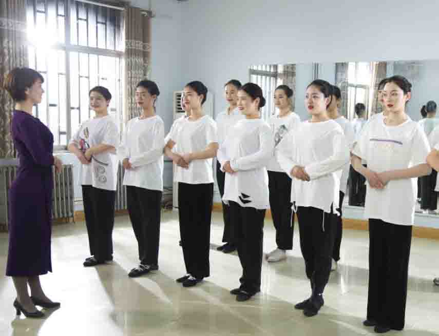 河南空乘专业需要什么条件（女生）