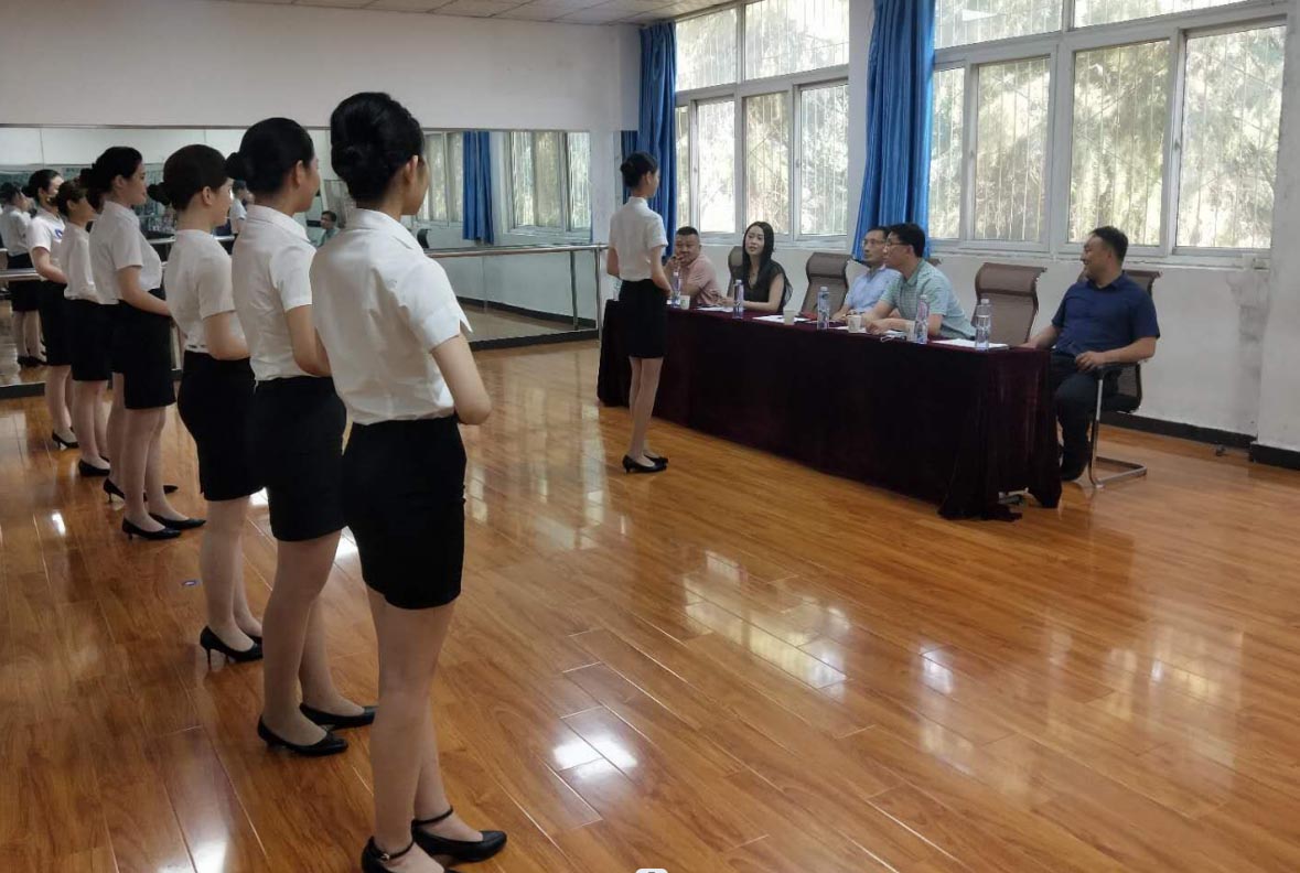 河南专科学生怎么做空乘