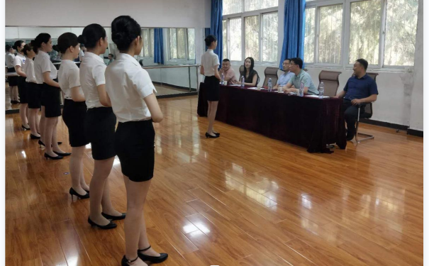 河南专科学生怎么做空乘