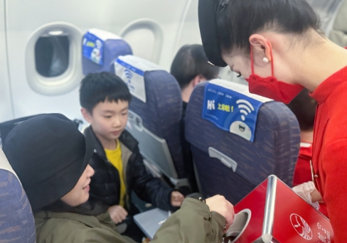 河南空乘如何应对工作中的挑战和压力？