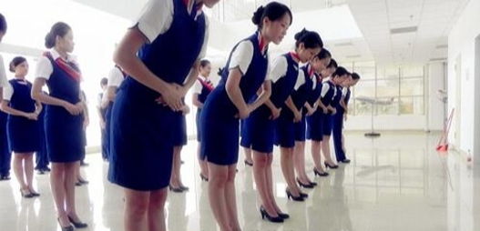 河南航空乘务员和安全员的服务质量是都有严格的评估标准？